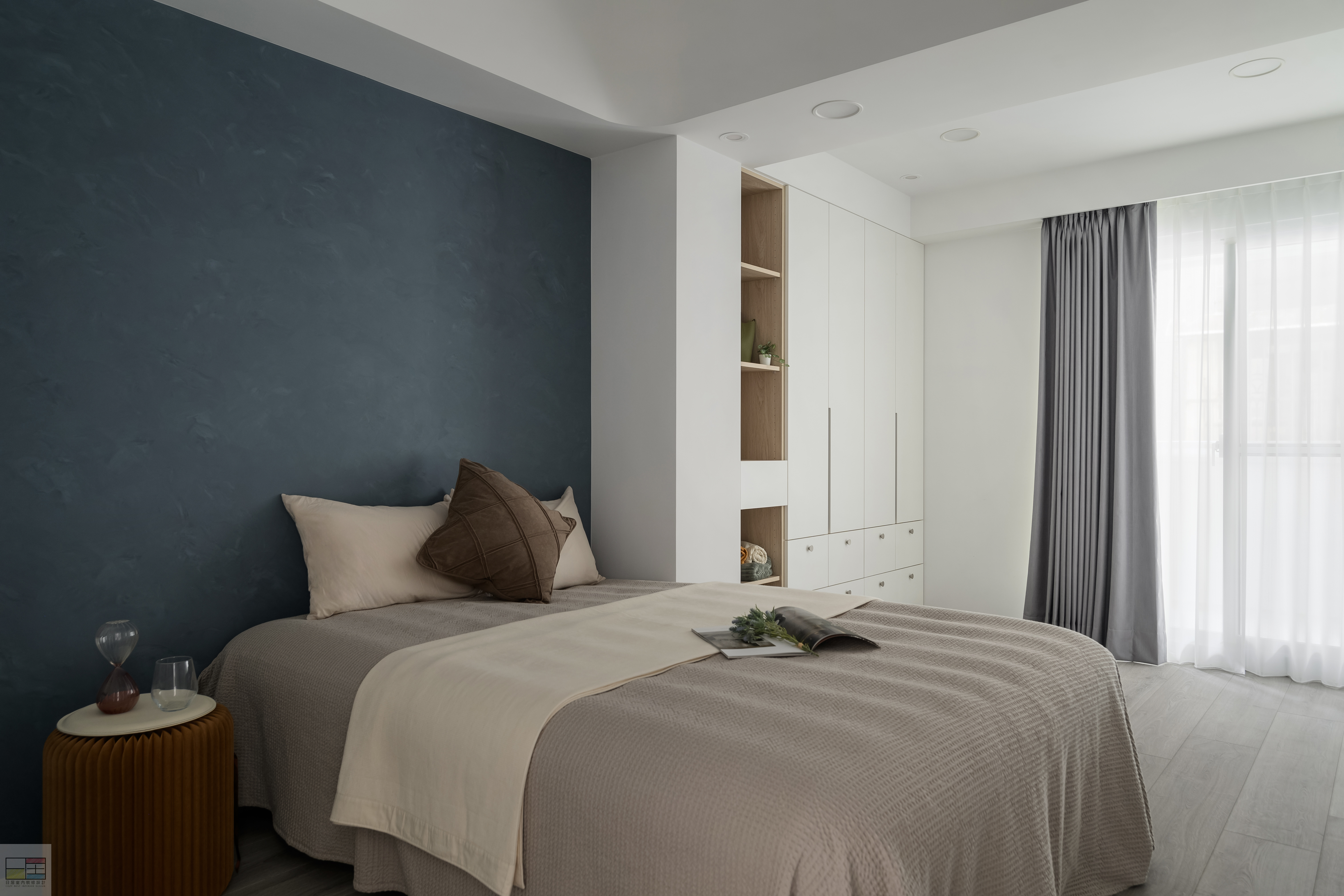 background slide